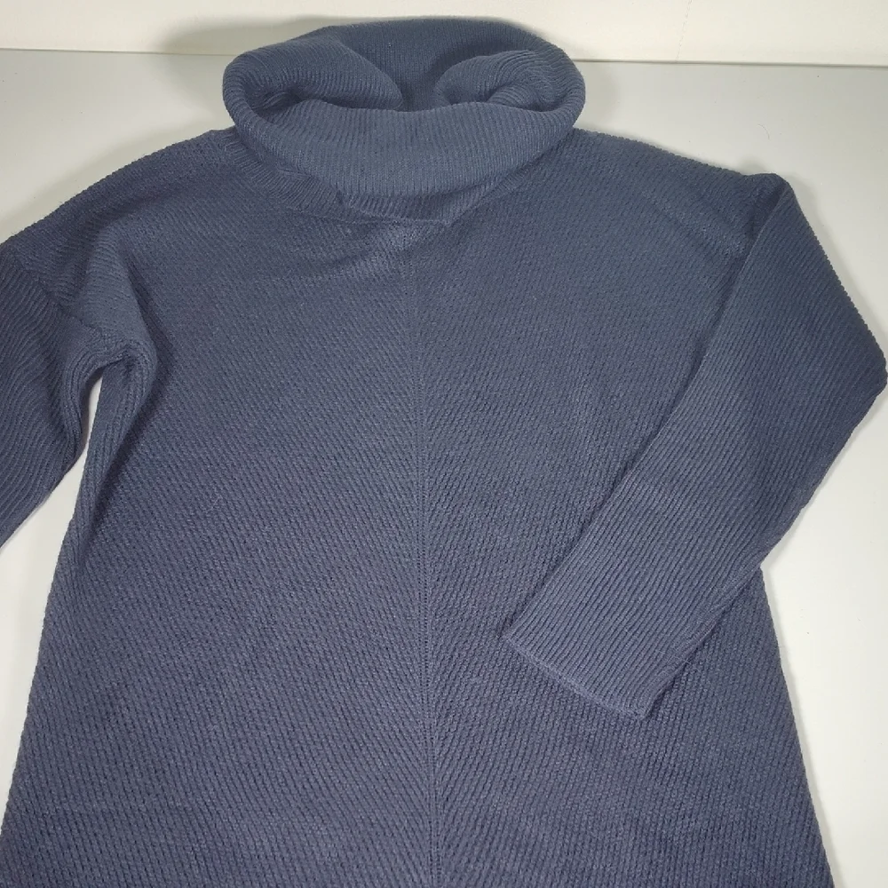 Lulus soft acrylic